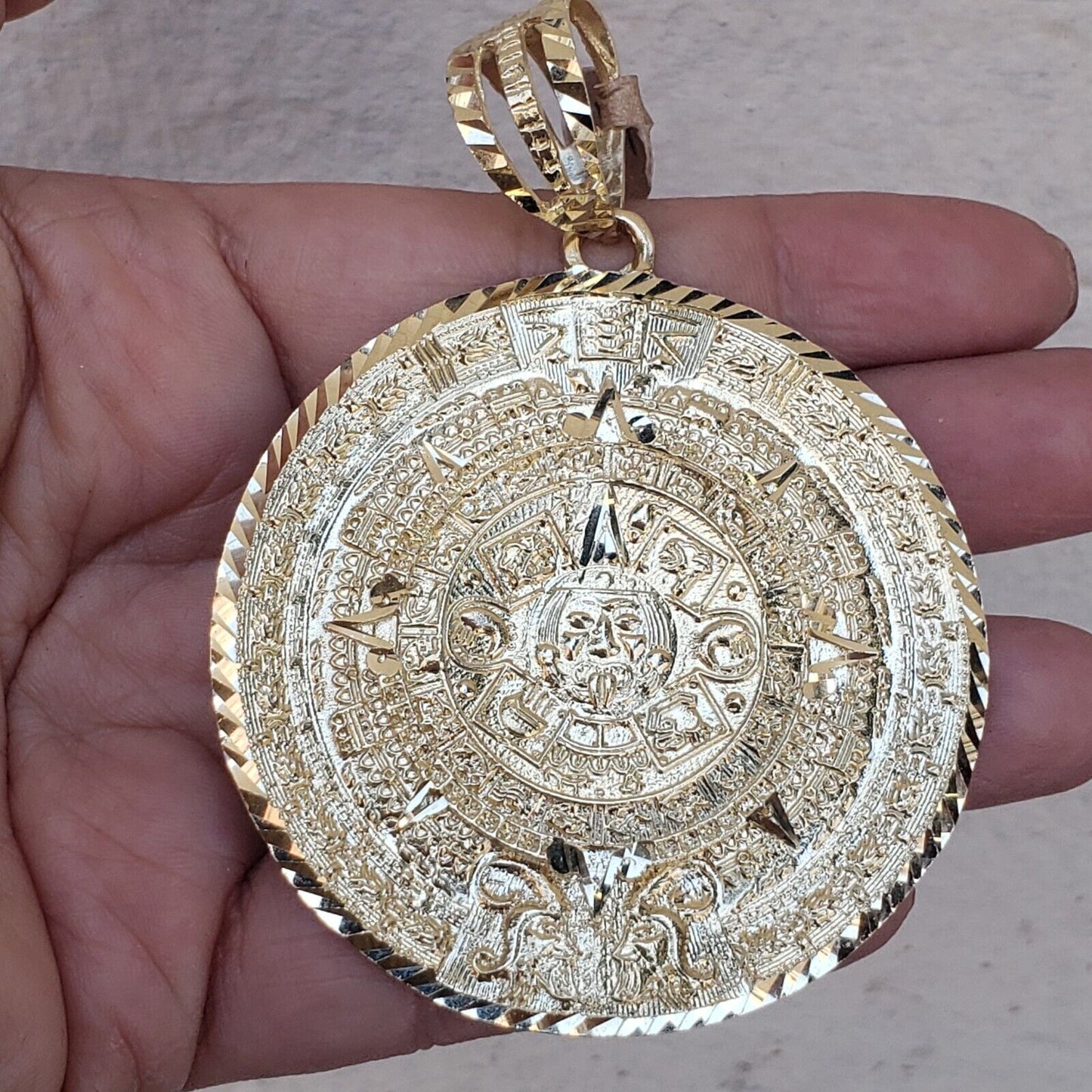 5803370