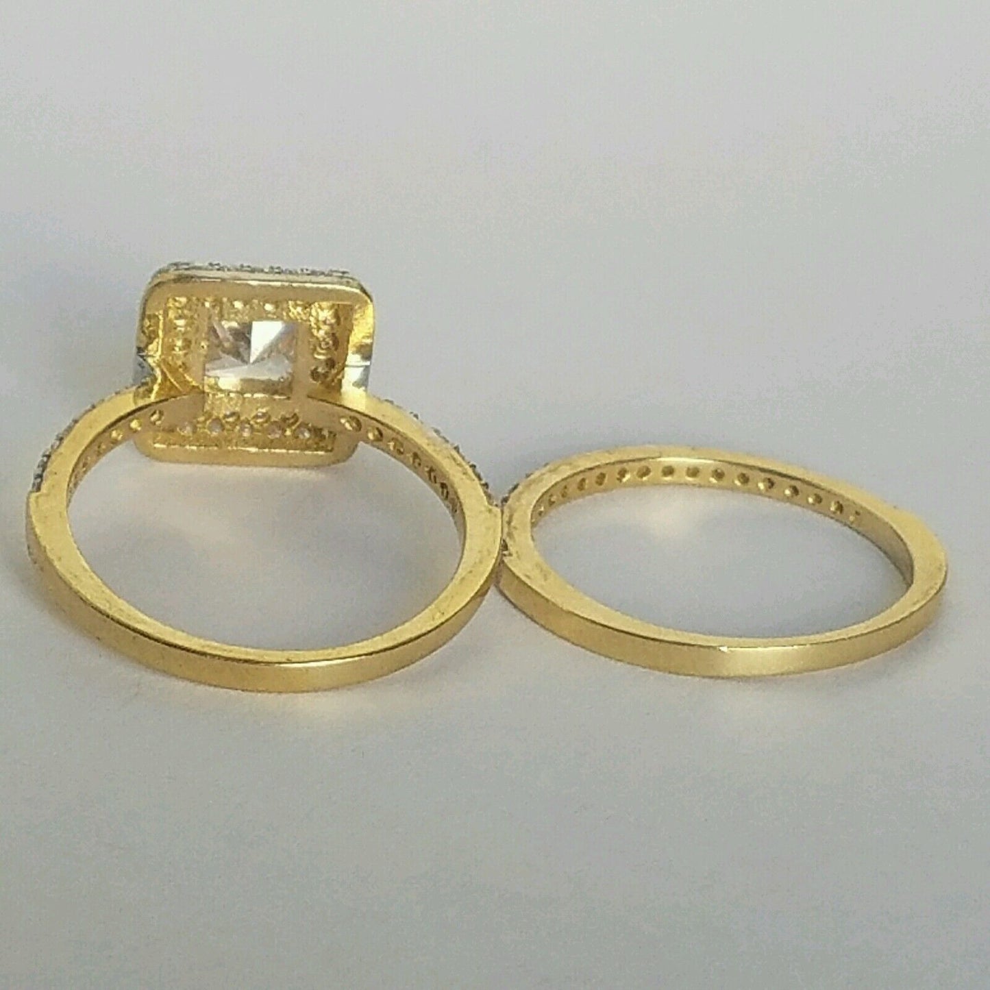5803748