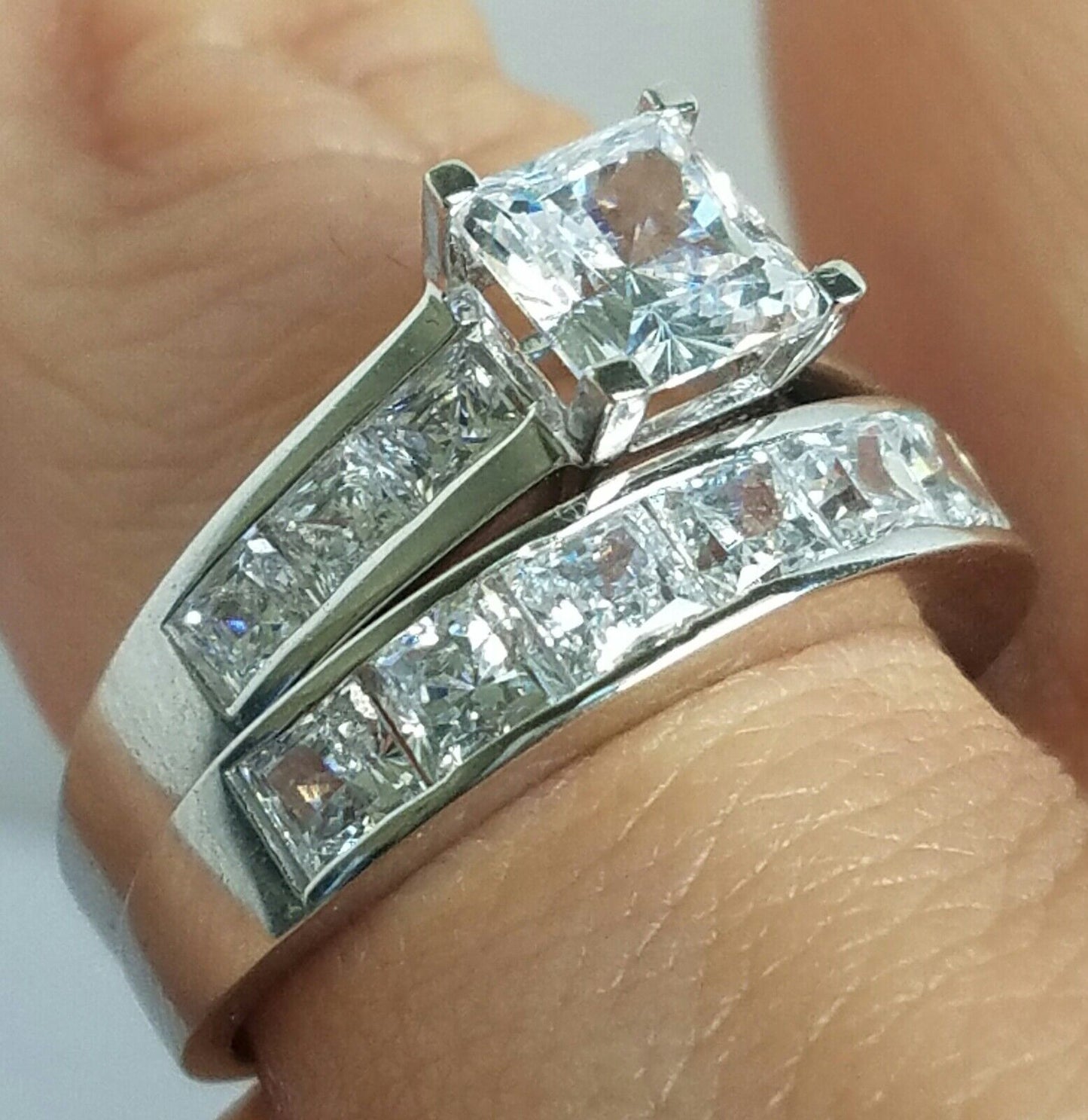 5803728