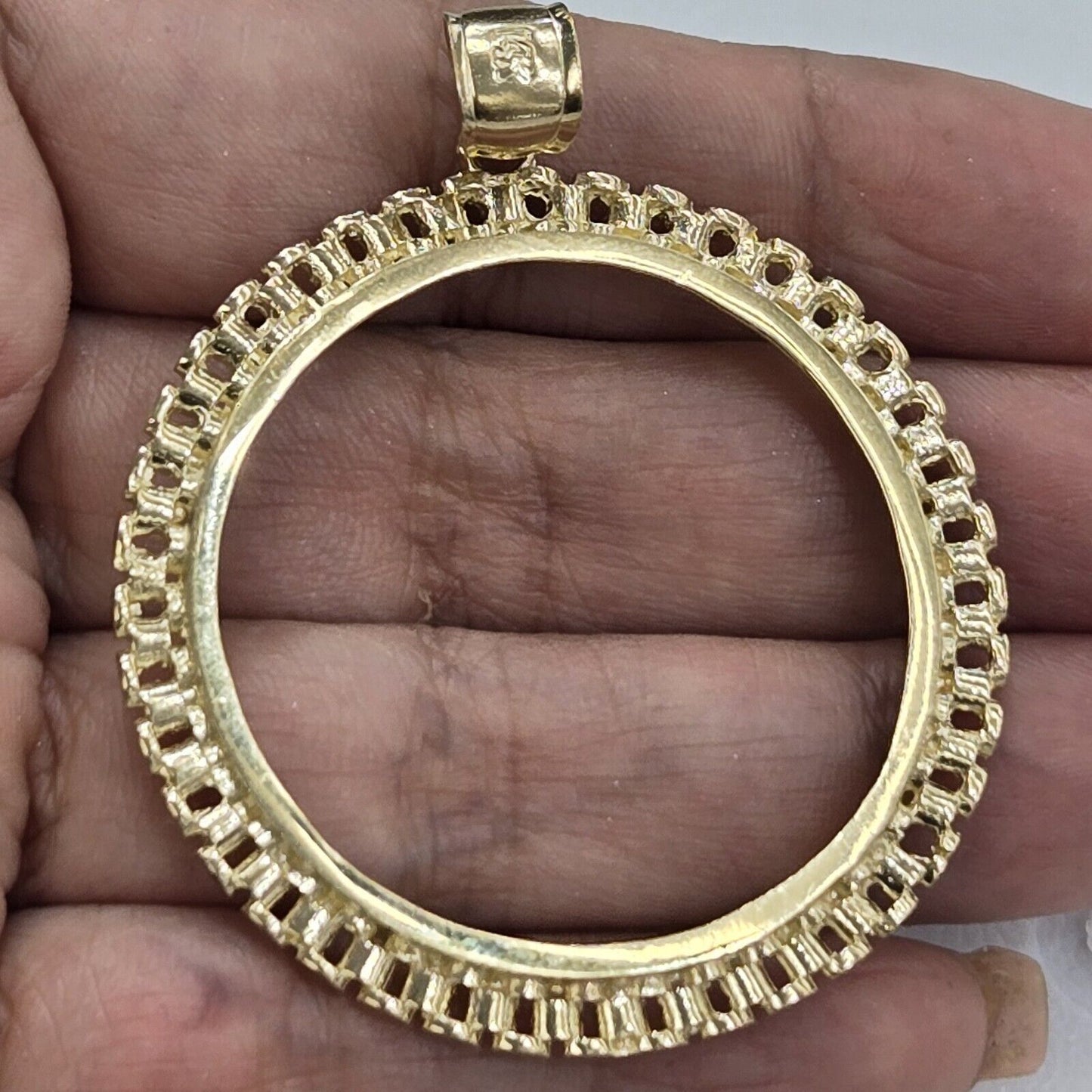 5804653