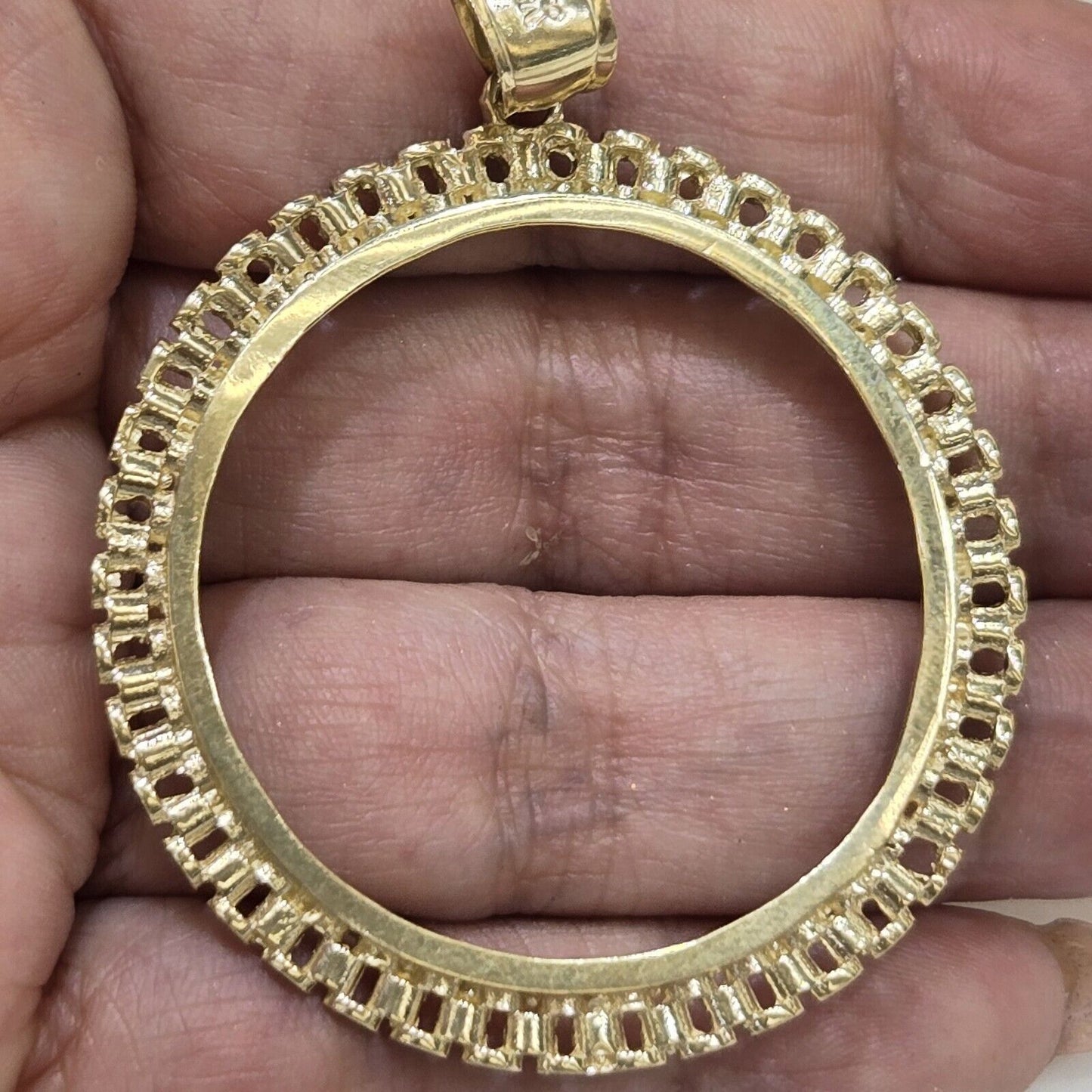 5804653