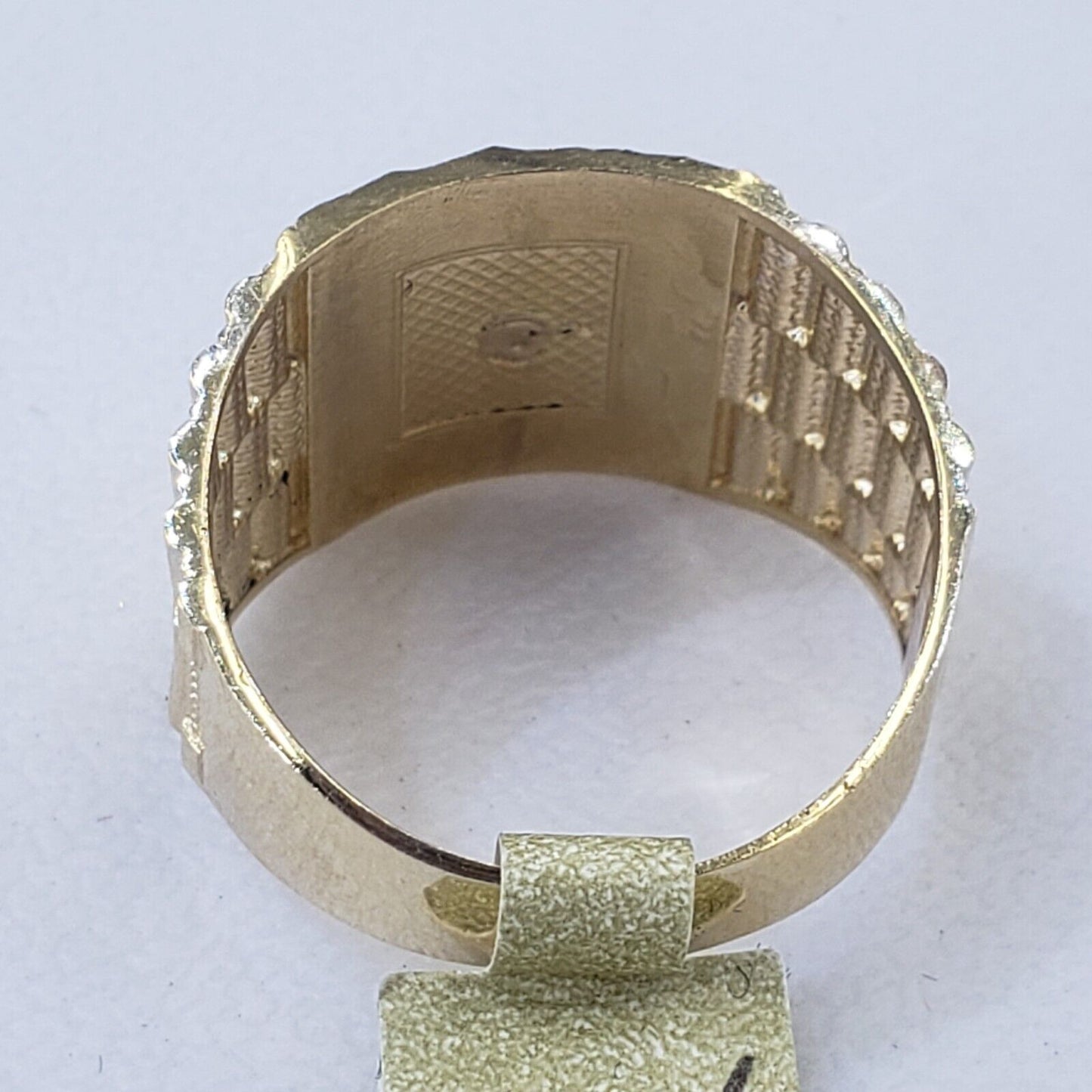 5804696