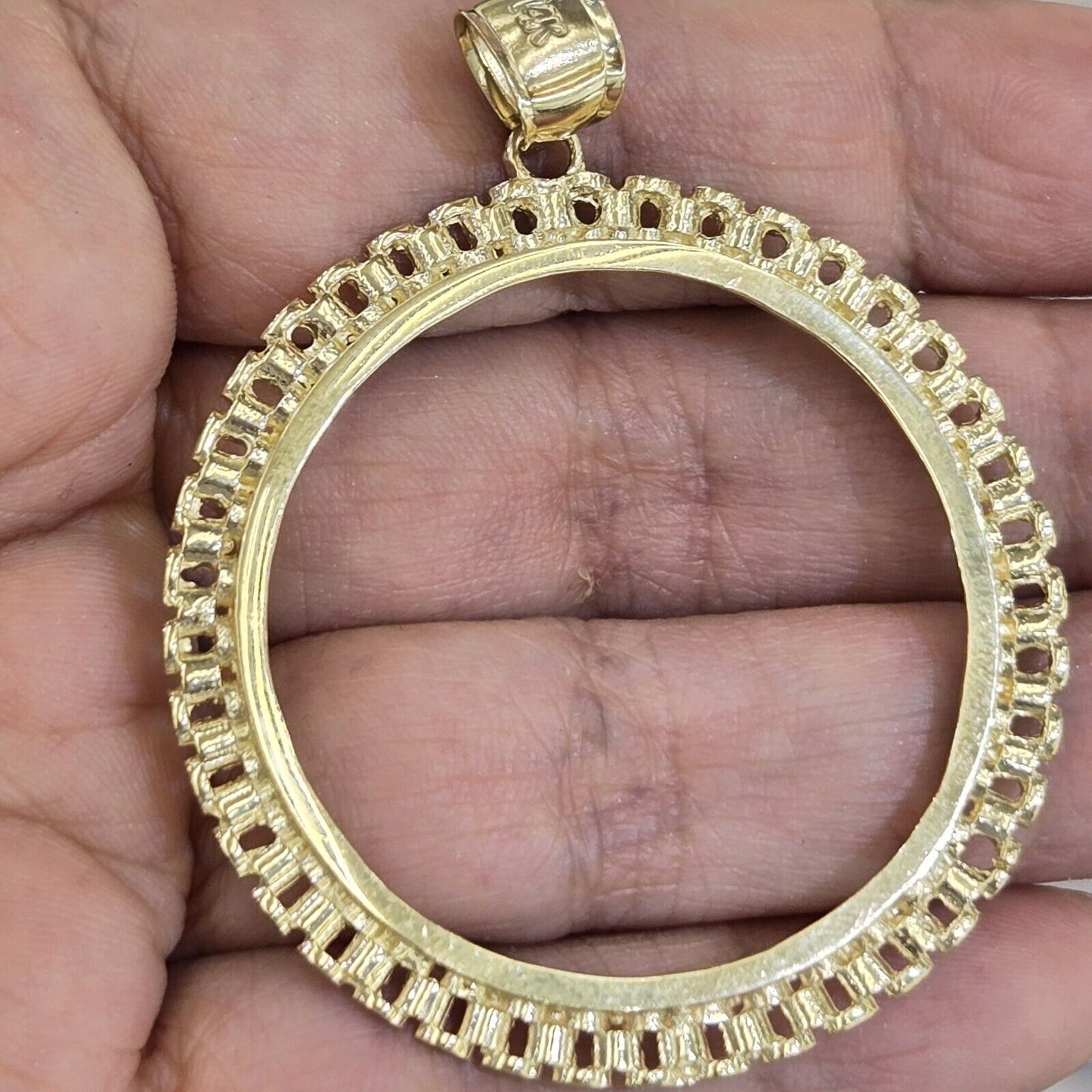 5804653