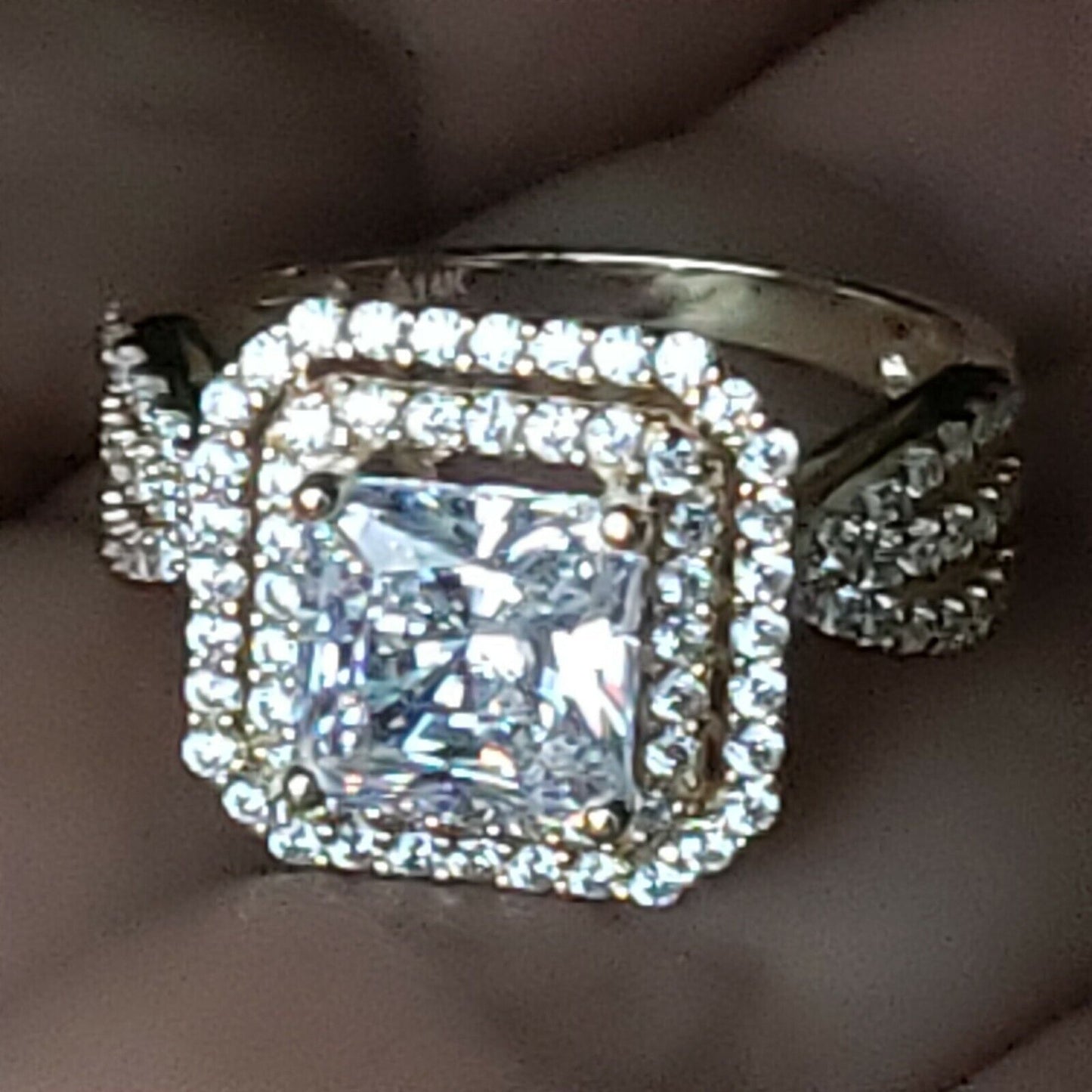 5804385