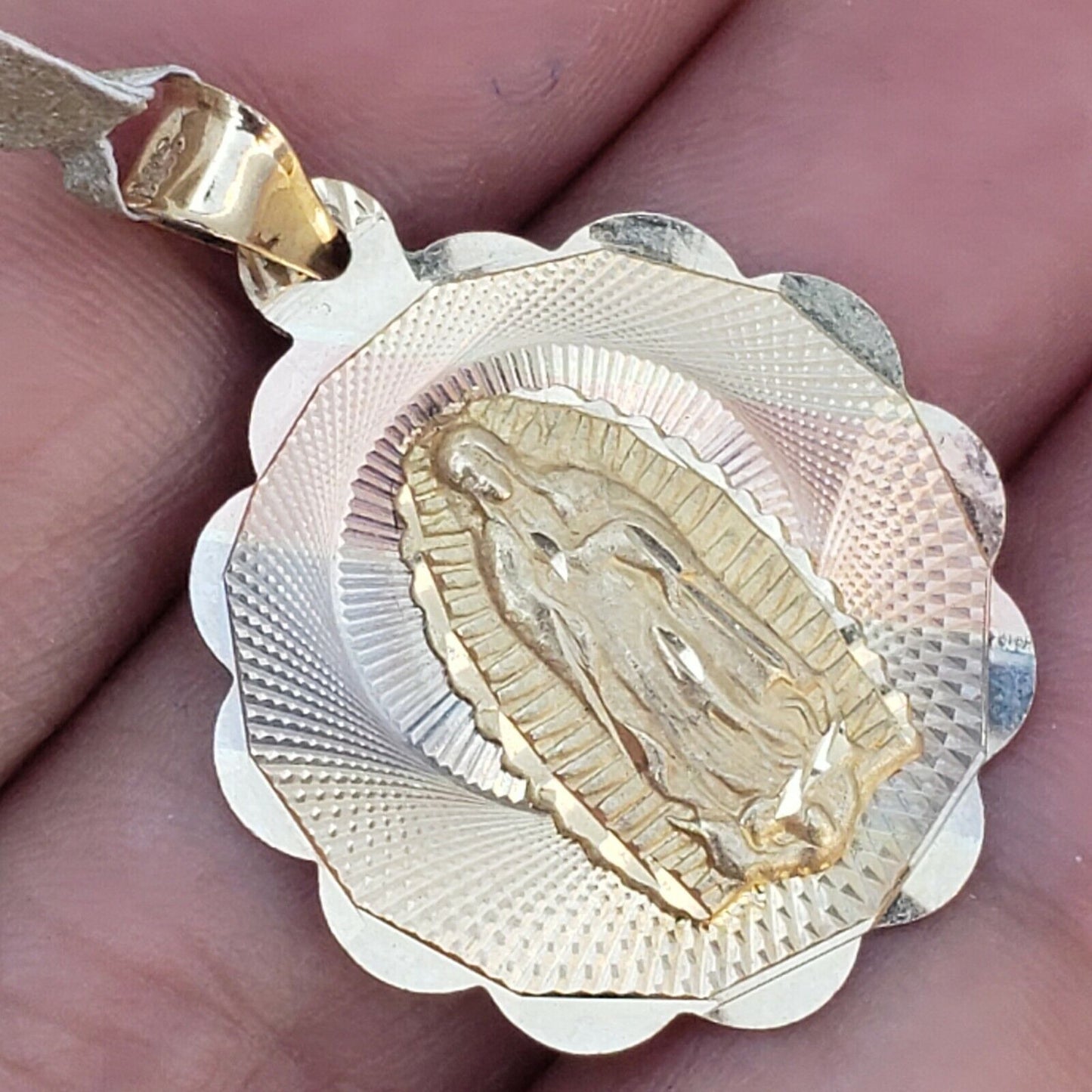 5804018