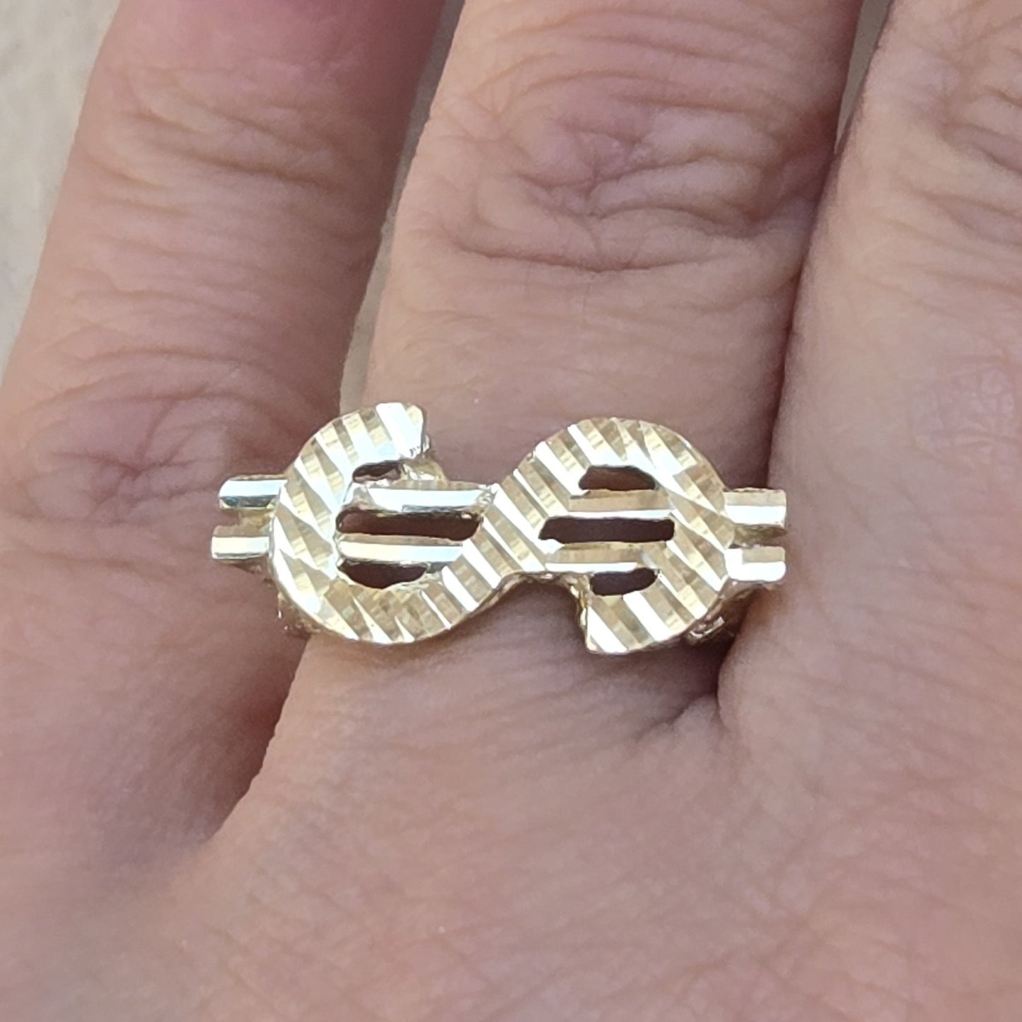6513438