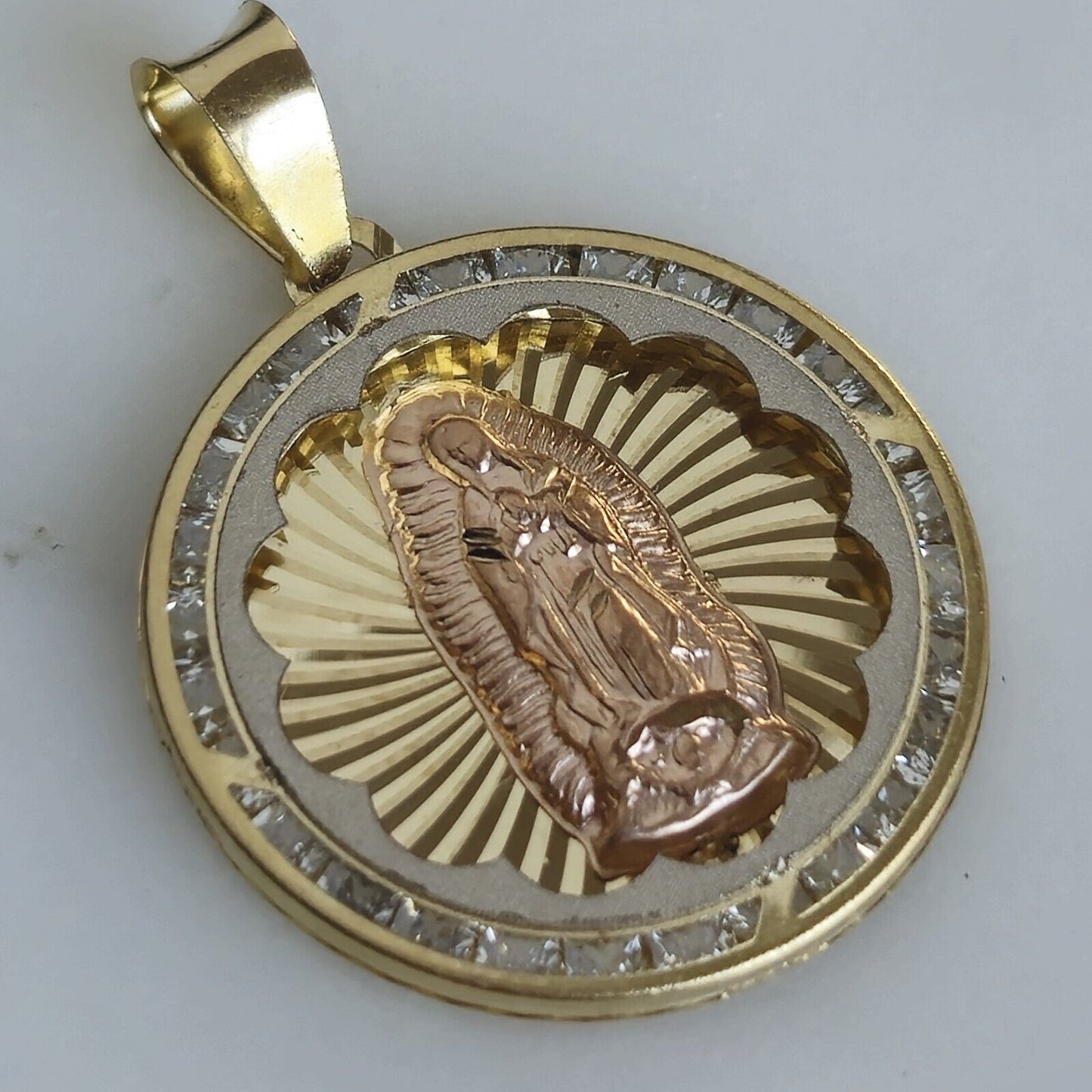 5804098