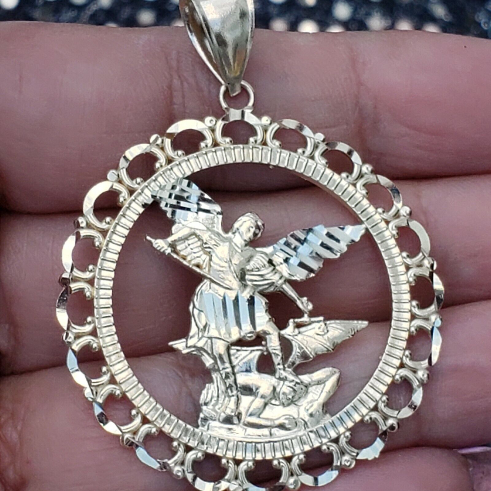 6570352