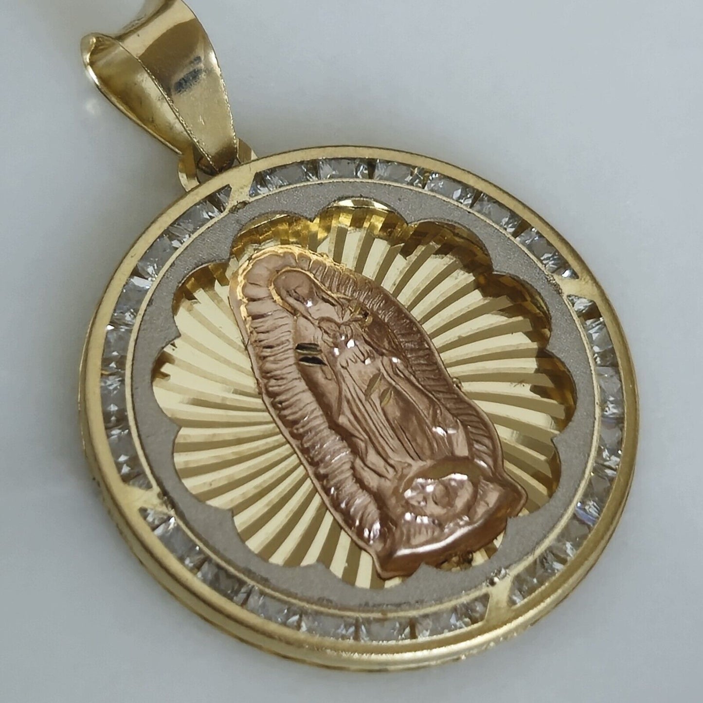 5804098