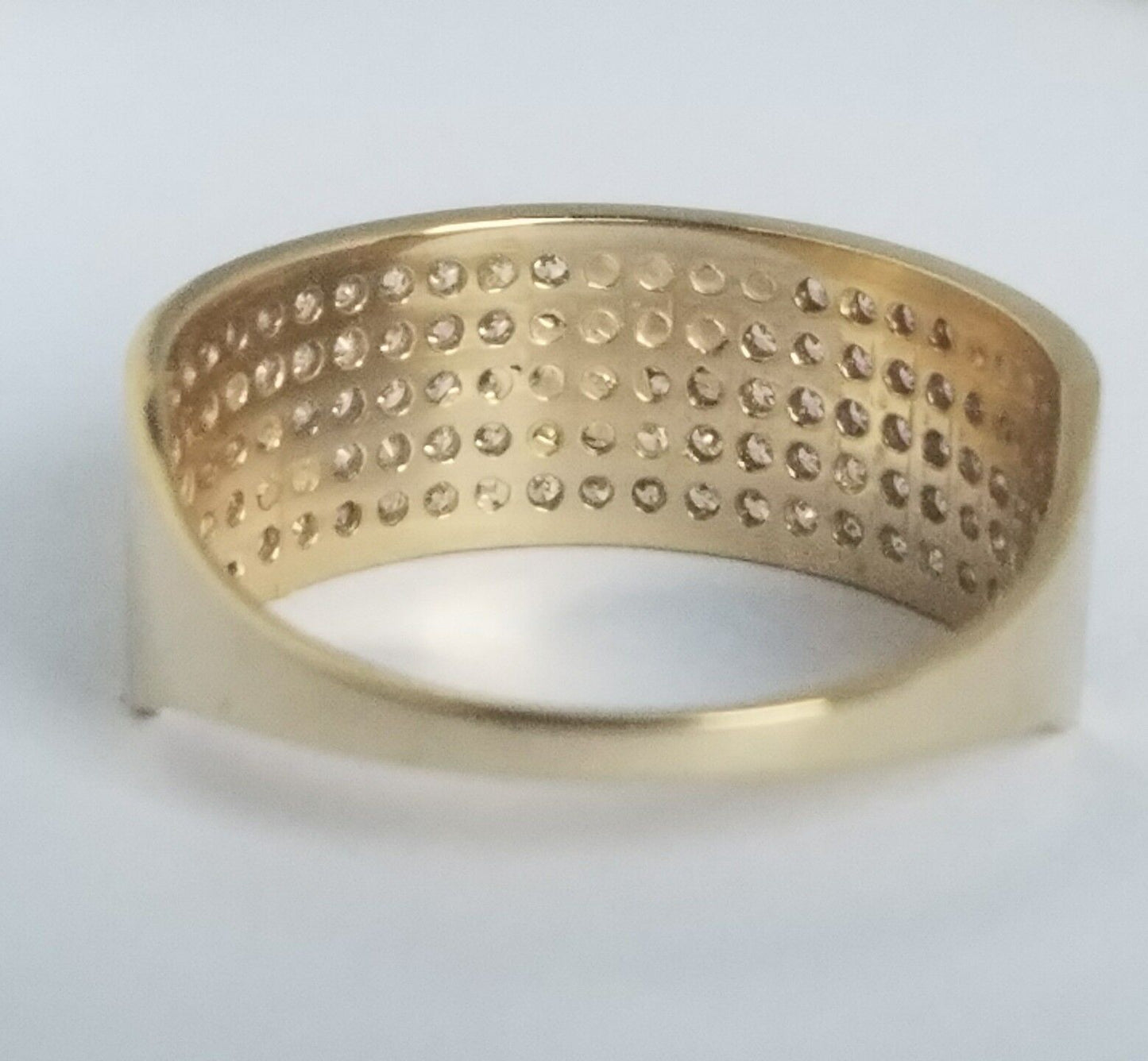 5804529
