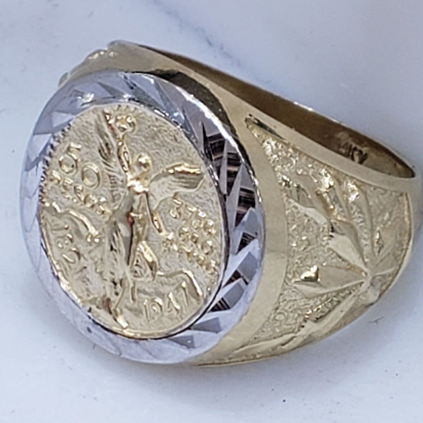 5803886