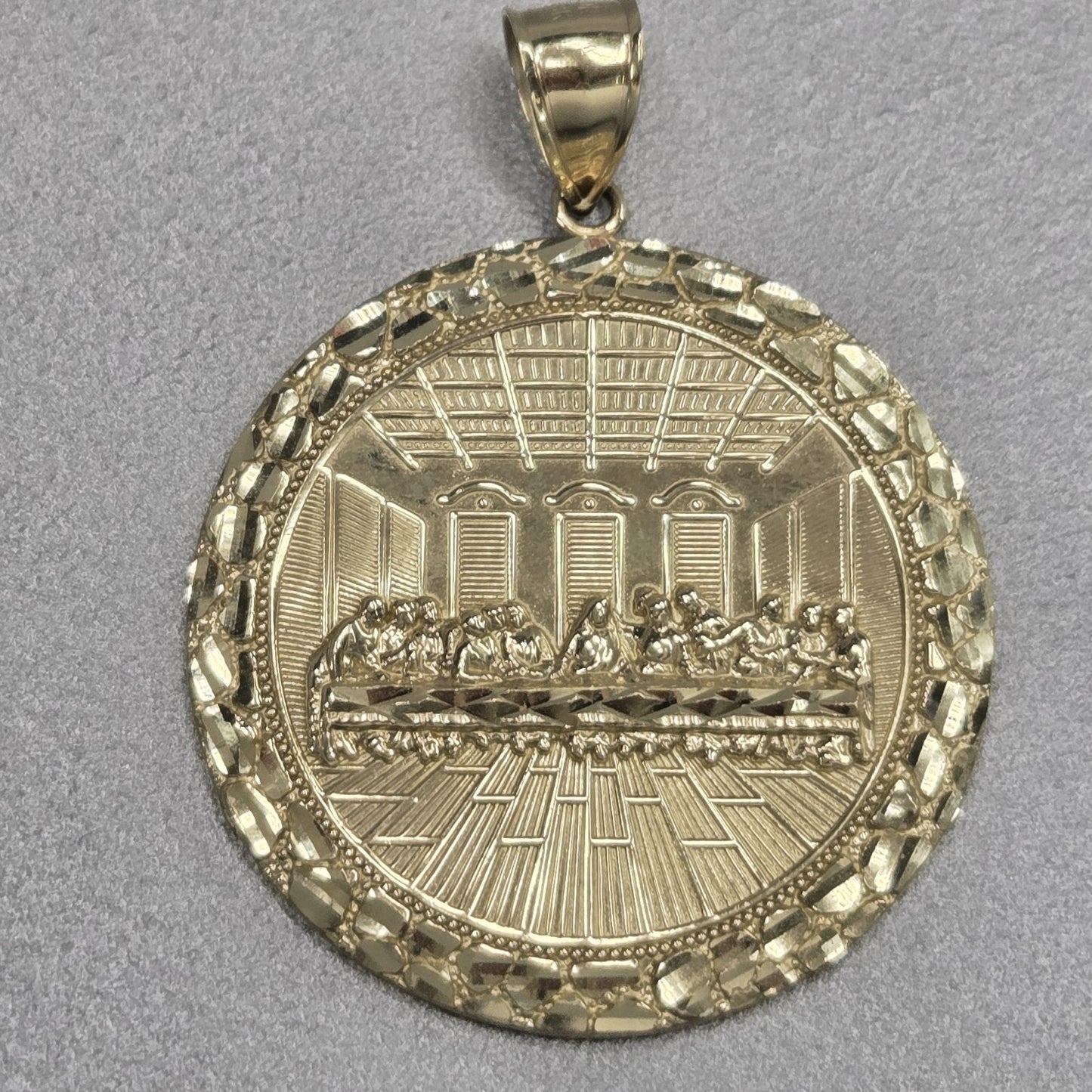10k Yellow Gold Round Last supper Pendant charm
