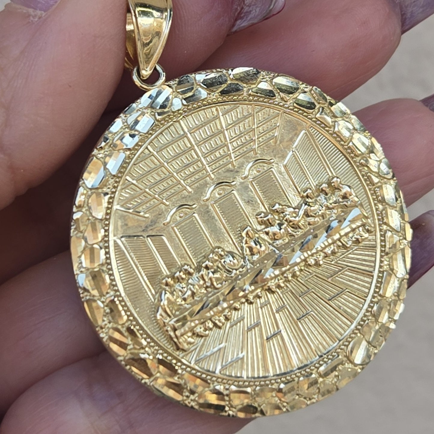10k Yellow Gold Round Last supper Pendant charm