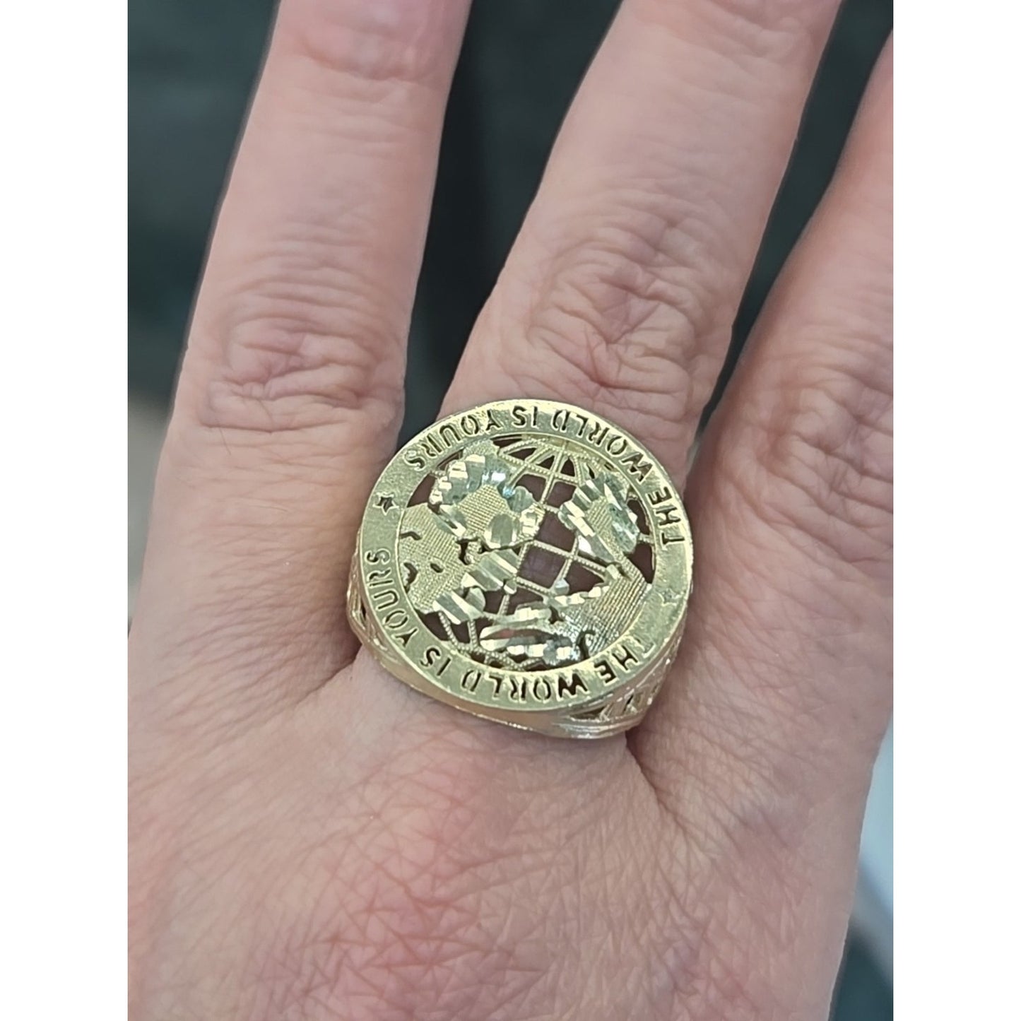 10k Yellow Gold The World Is Yours Ring Size 9 10 11 12