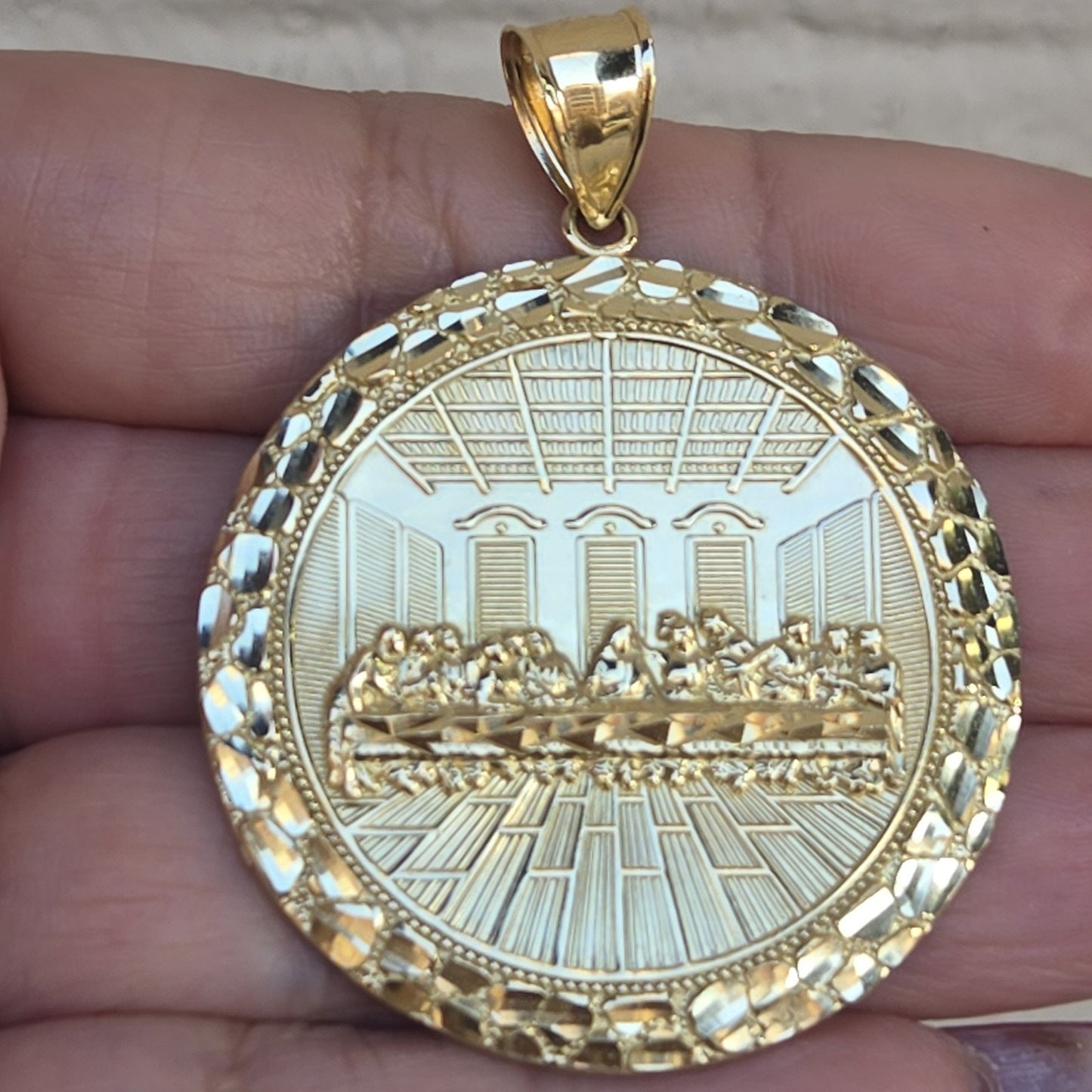 10k Yellow Gold Round Last supper Pendant charm