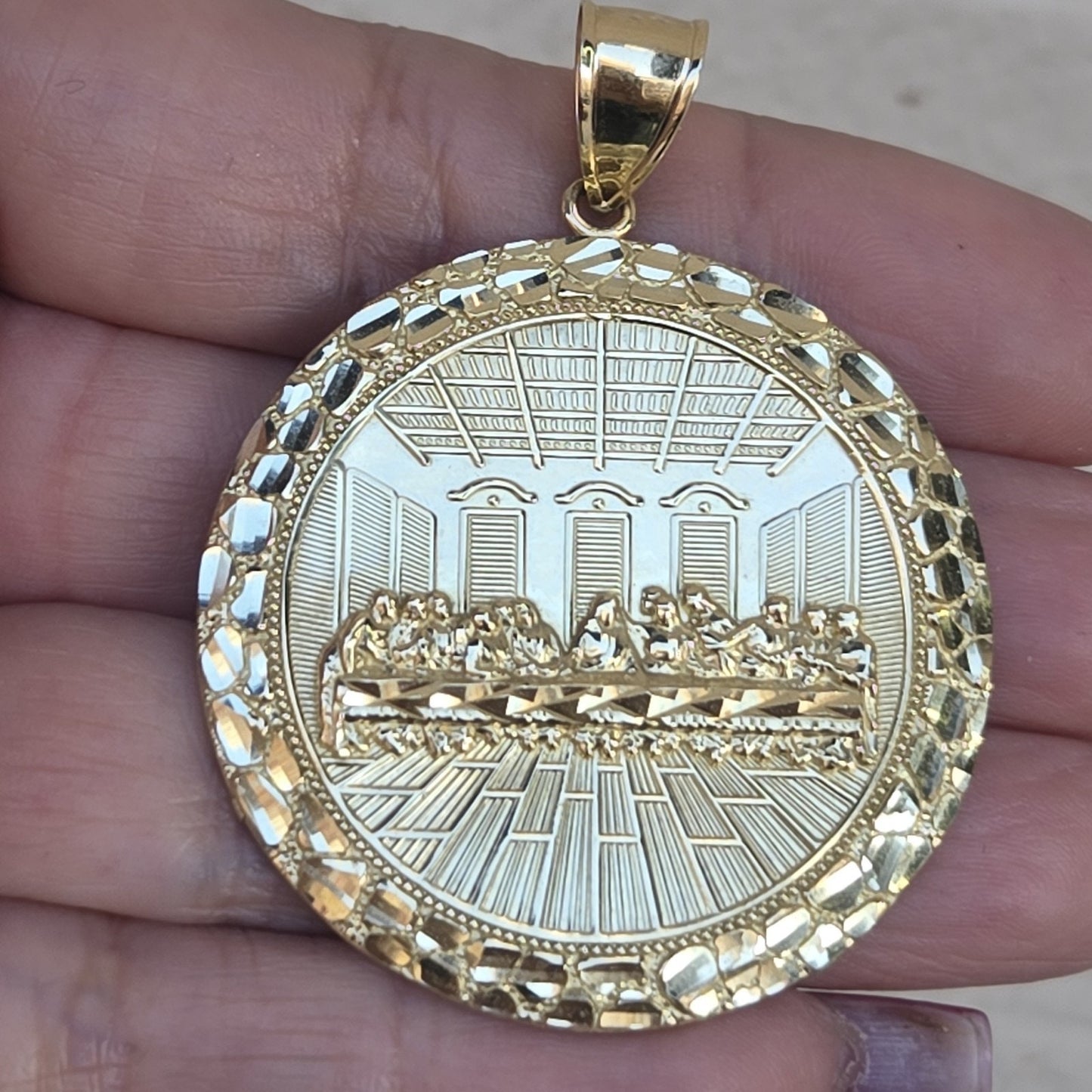 10k Yellow Gold Round Last supper Pendant charm