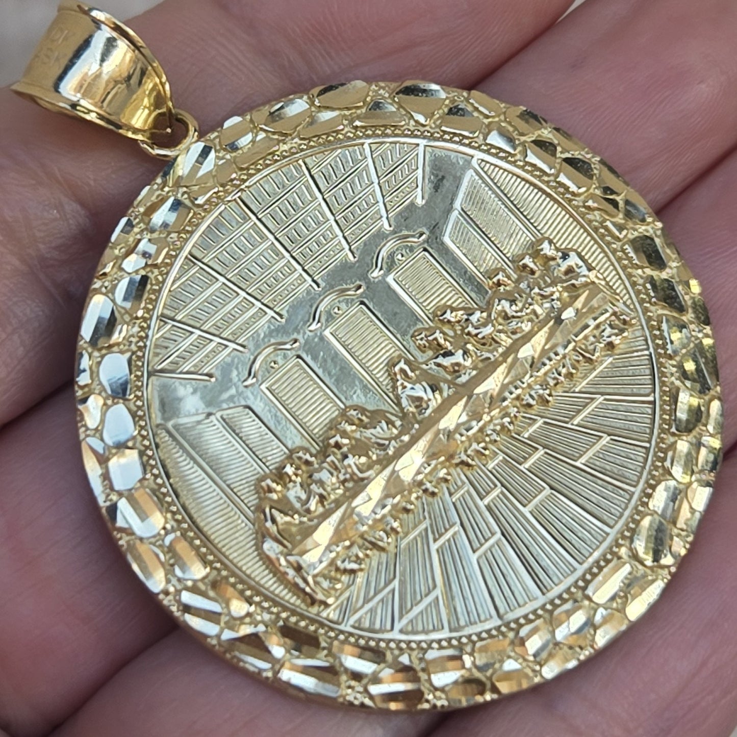 10k Yellow Gold Round Last supper Pendant charm