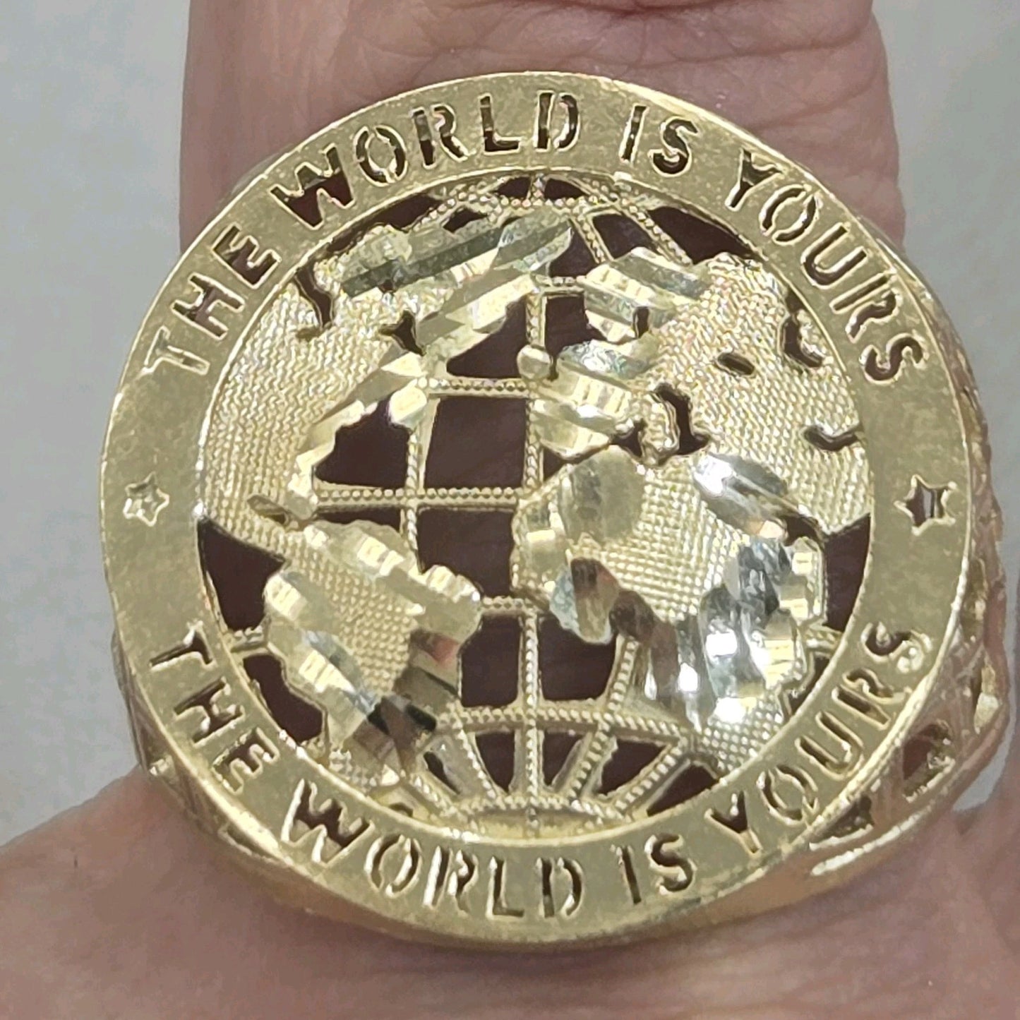 5804427